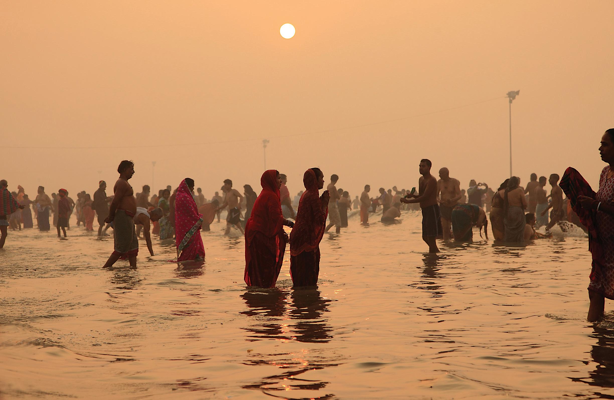 भारतीय संस्कृति के कई रंग दिखाती मकर संक्रांति